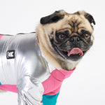 Survêtement pour chien Ricki – Combinaison imperméable rose avec accès au harnais et fermeture éclair